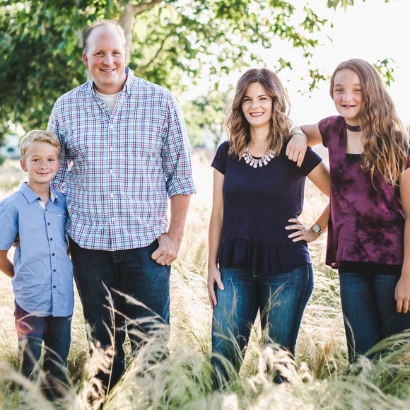 Meet Your Posher, Valerie! - Picture 2 of 4